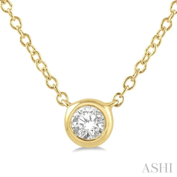 1/10 Ctw Bezel Round Cut Diamond Petite Fashion Pendant With Chain in 10K Yellow Gold