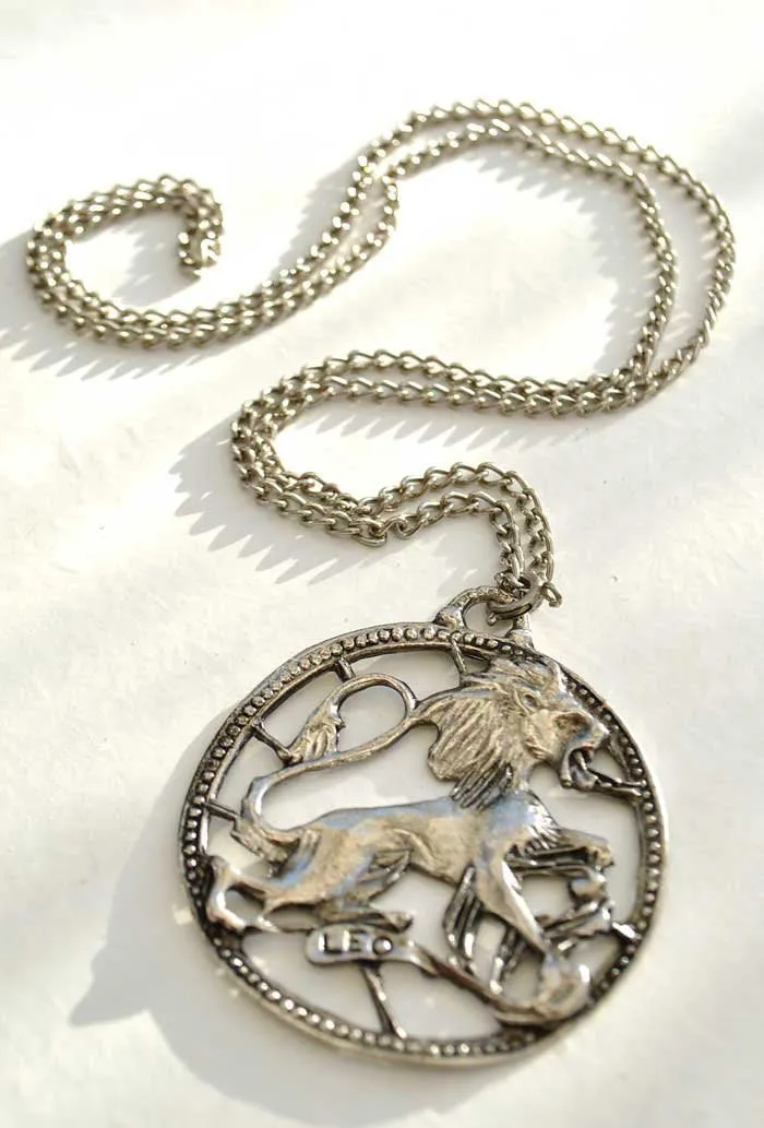 1970s Vintage Leo the Lion Zodiac Pendant Necklace on a Chain