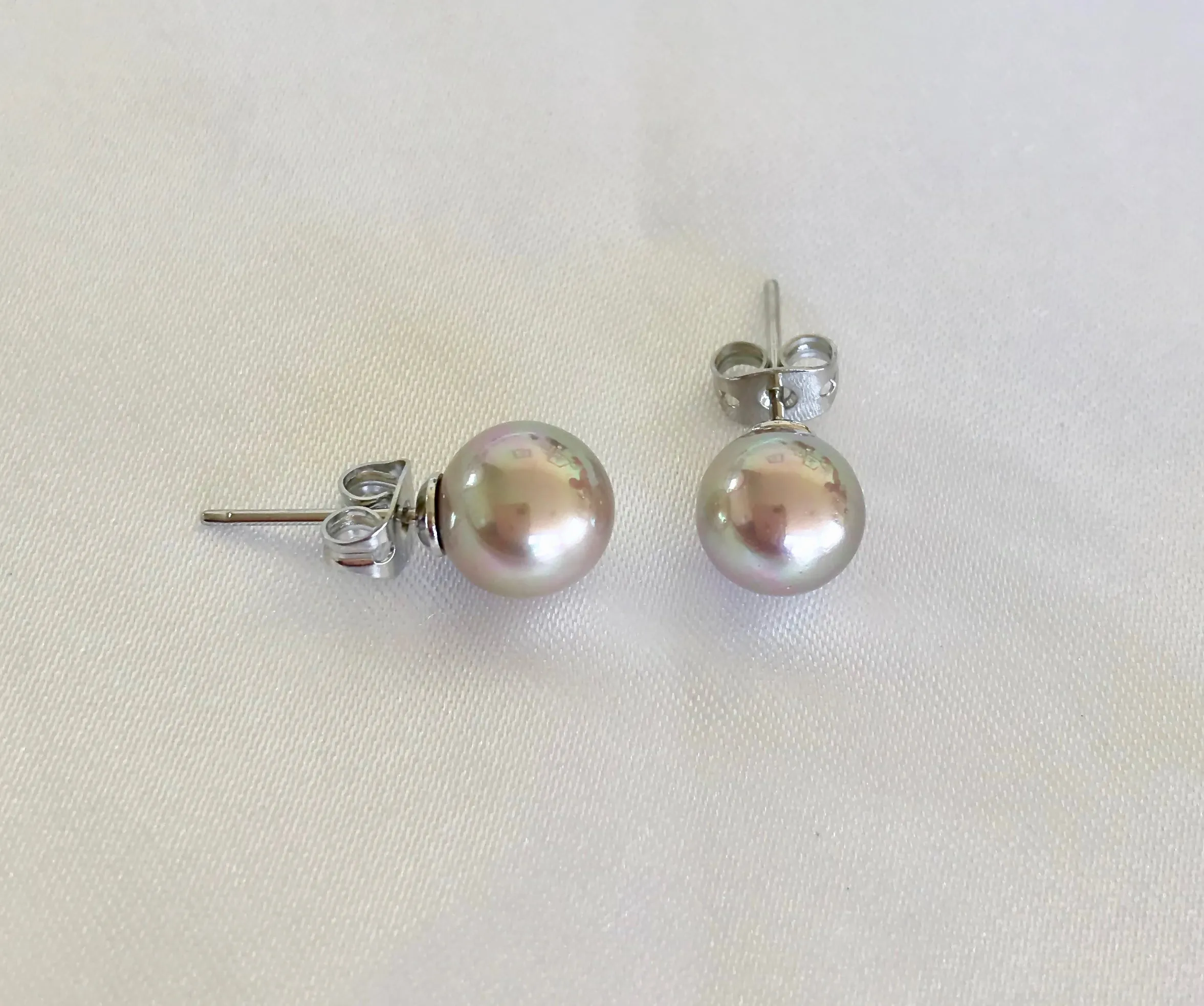 6mm Mother of Pearl Earrings