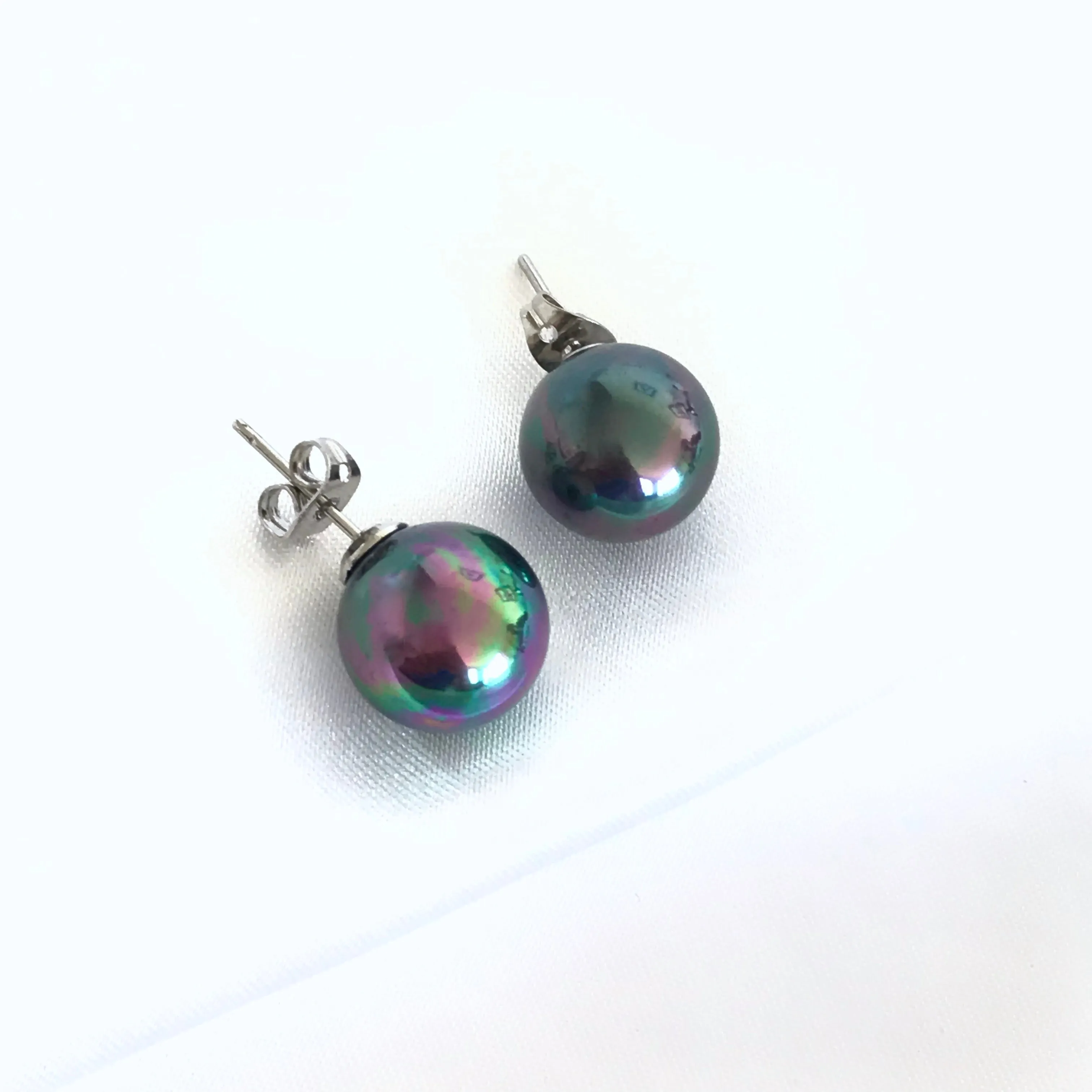 6mm Mother of Pearl Earrings