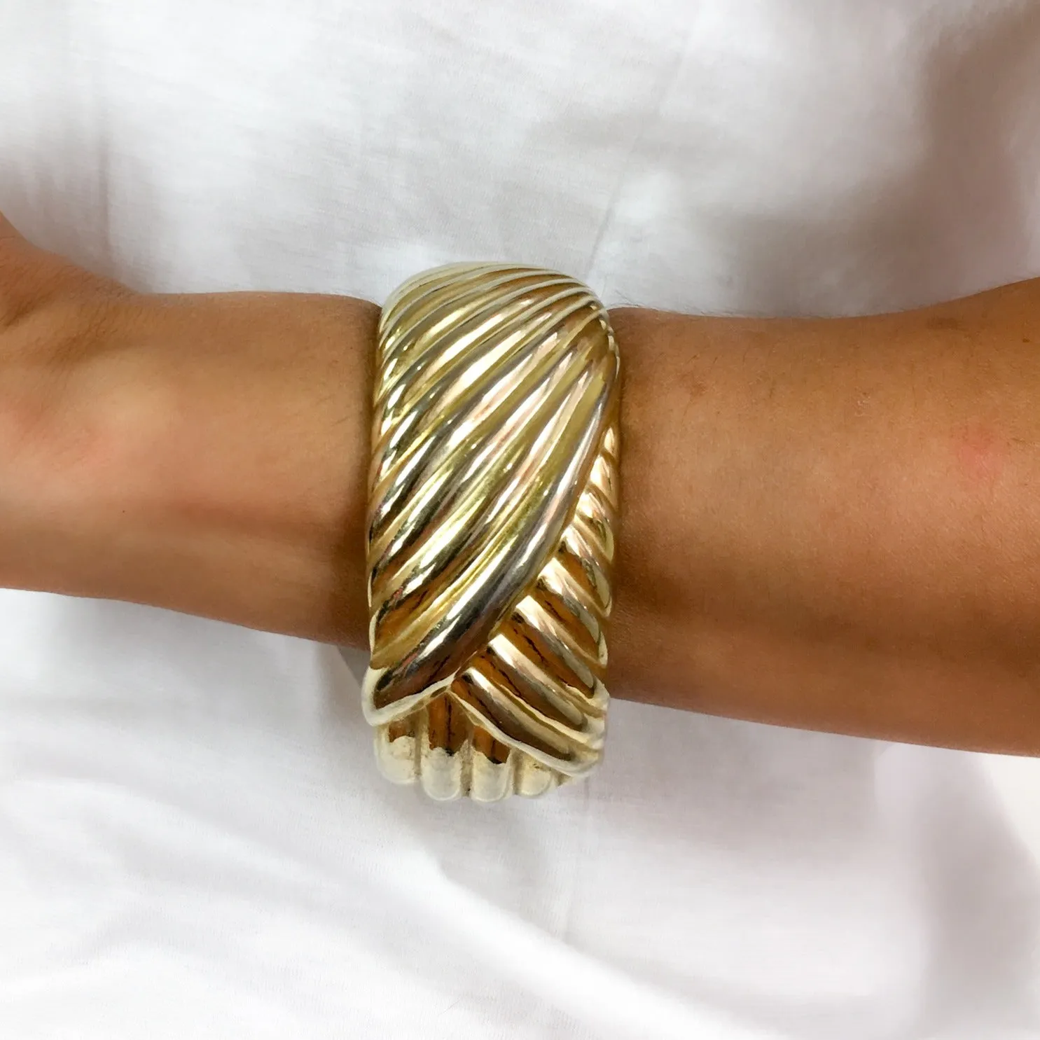 90s vintage large bangle, spring closure