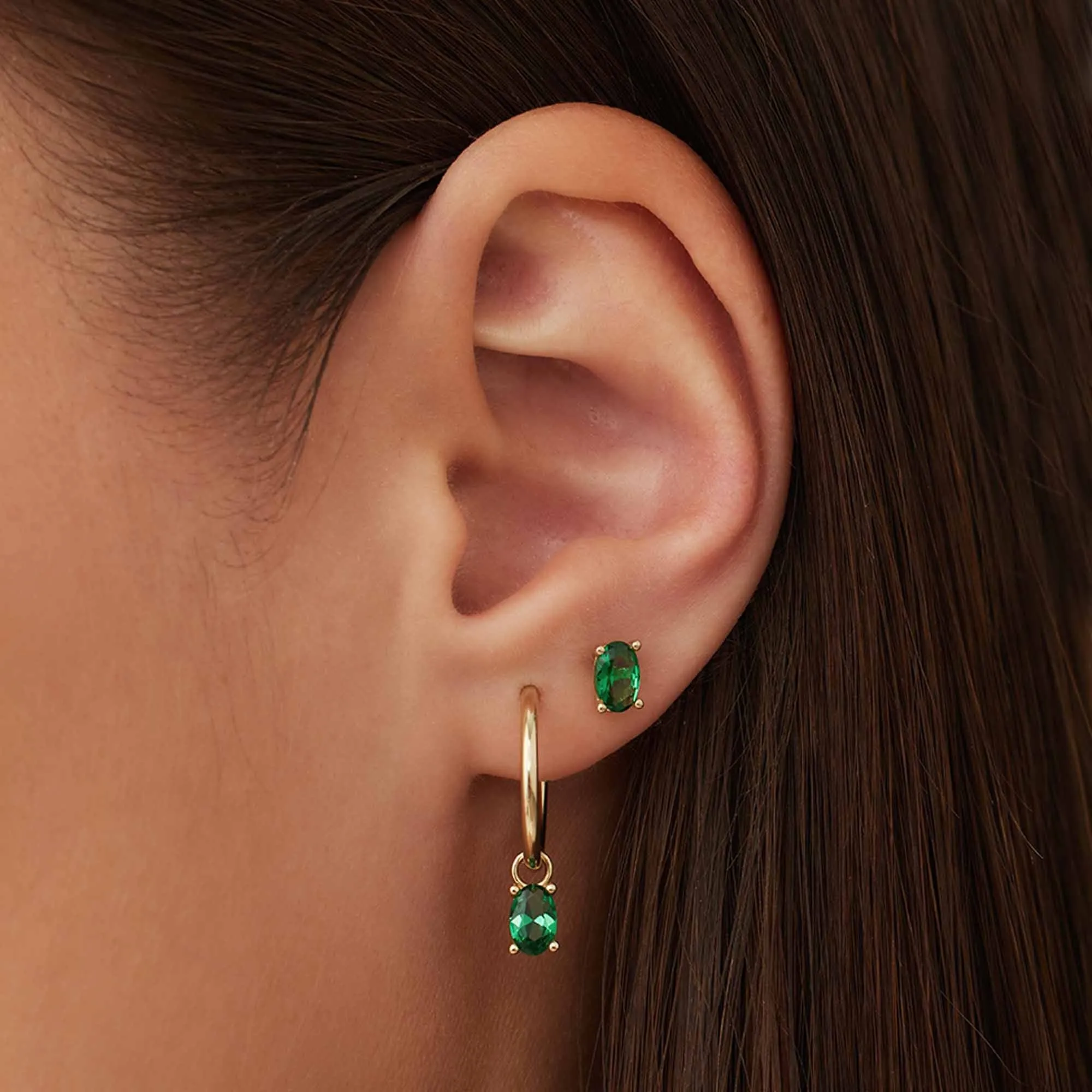 Baguette Olivia 14 karat gold stud ear studs with green zirconia stone