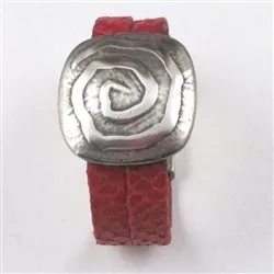 Cuff Bracelet In Red Leather With Big Focus