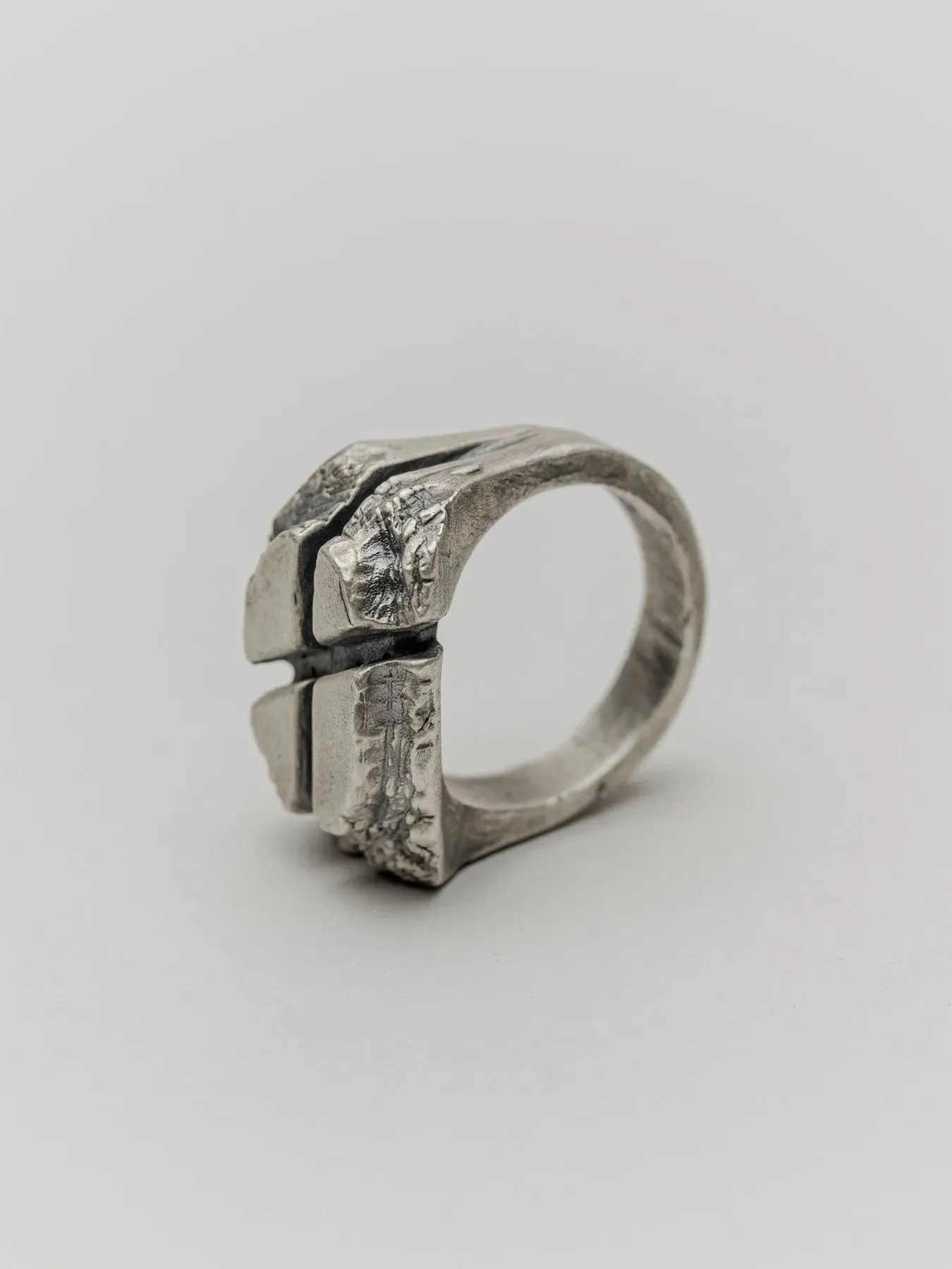 Hera ring