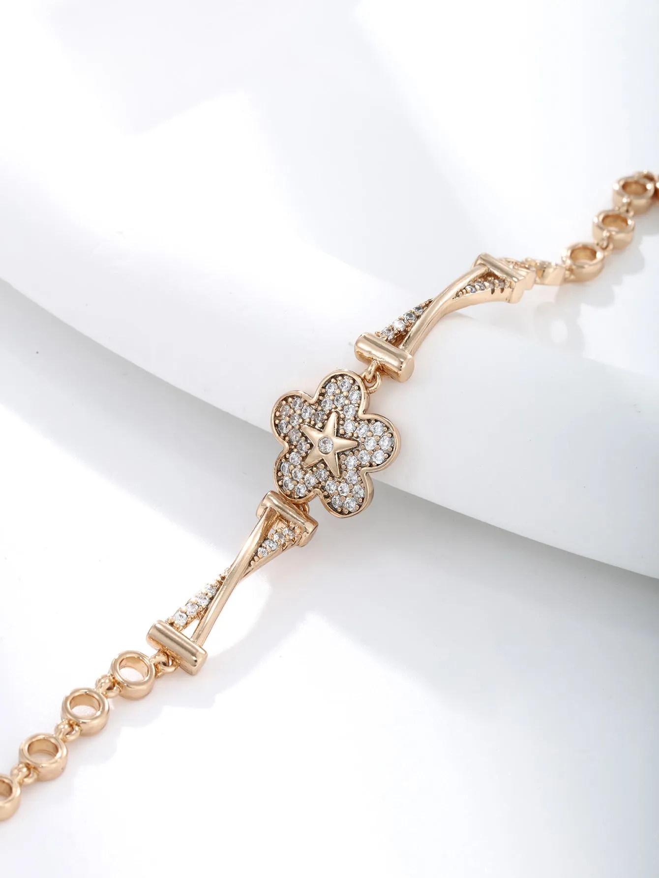 Jewelry plated 18K gold alloy inlaid with zirconium flower bracelet girls high-end European and American fashion