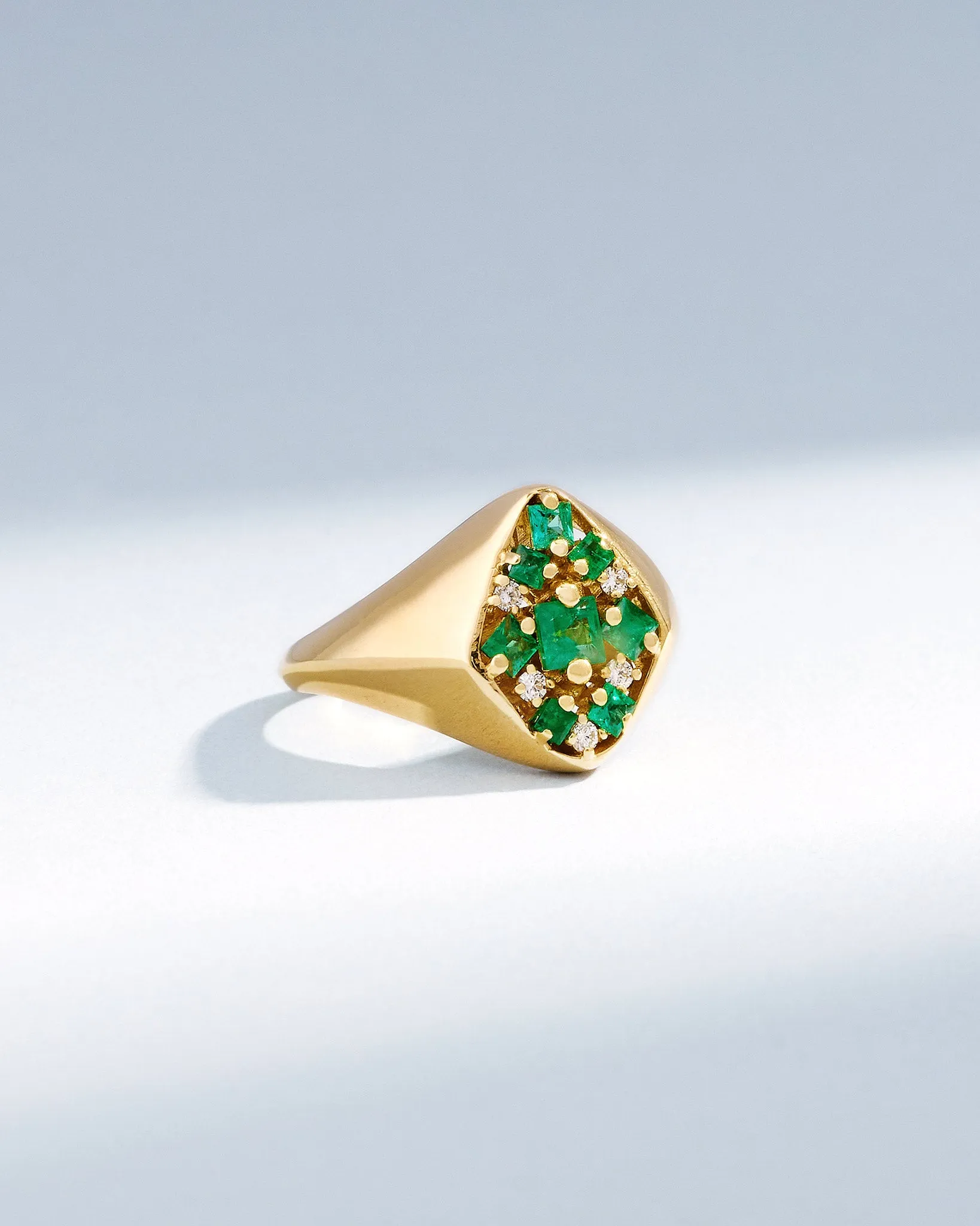 La Fantaisie Star Emerald Signet Ring