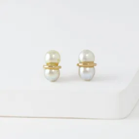 Medium twin pearl earrings