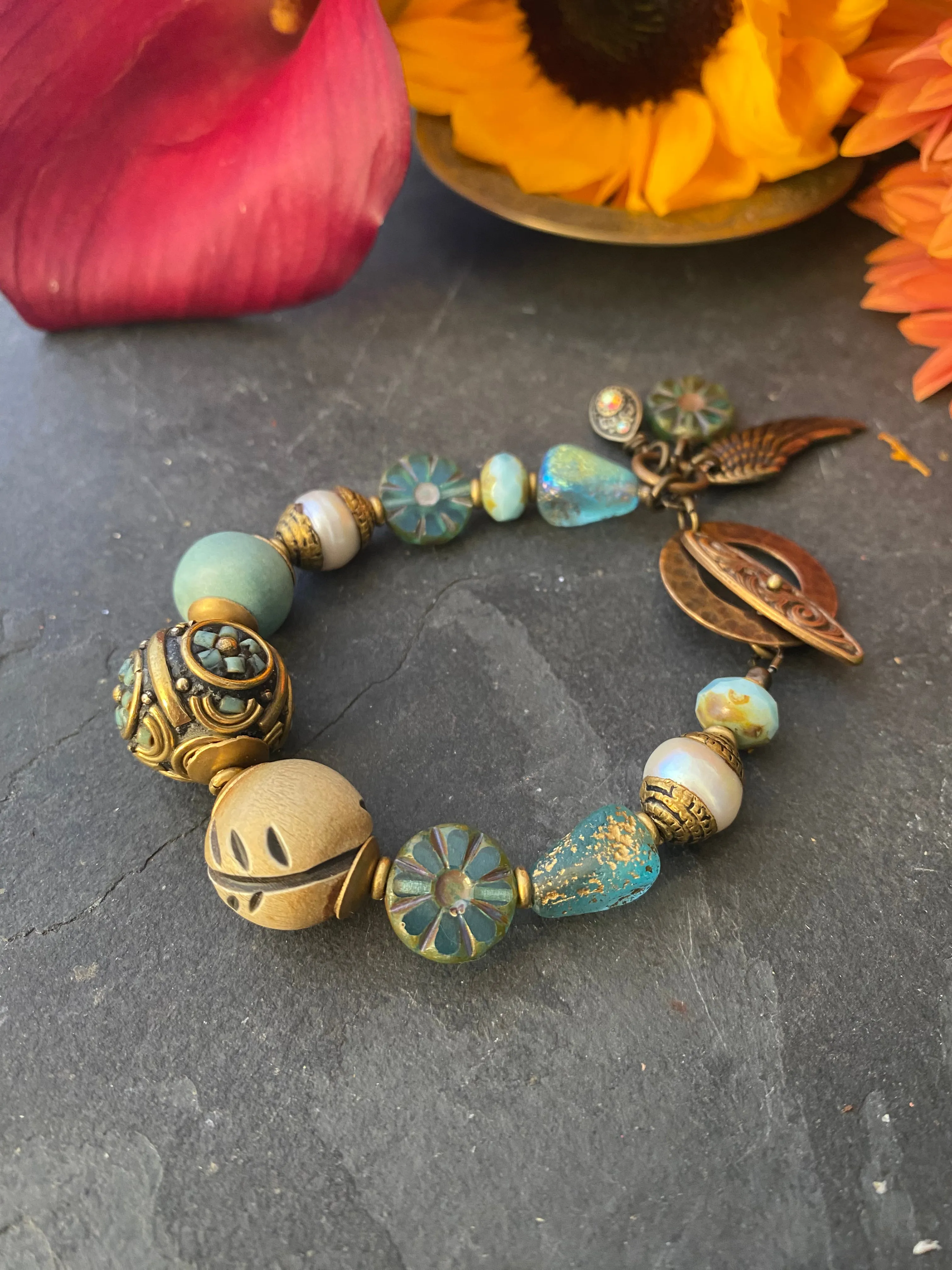 Nepal flower bead, pearl, Czech glass, ceramic bead, bronze metal, bracelet