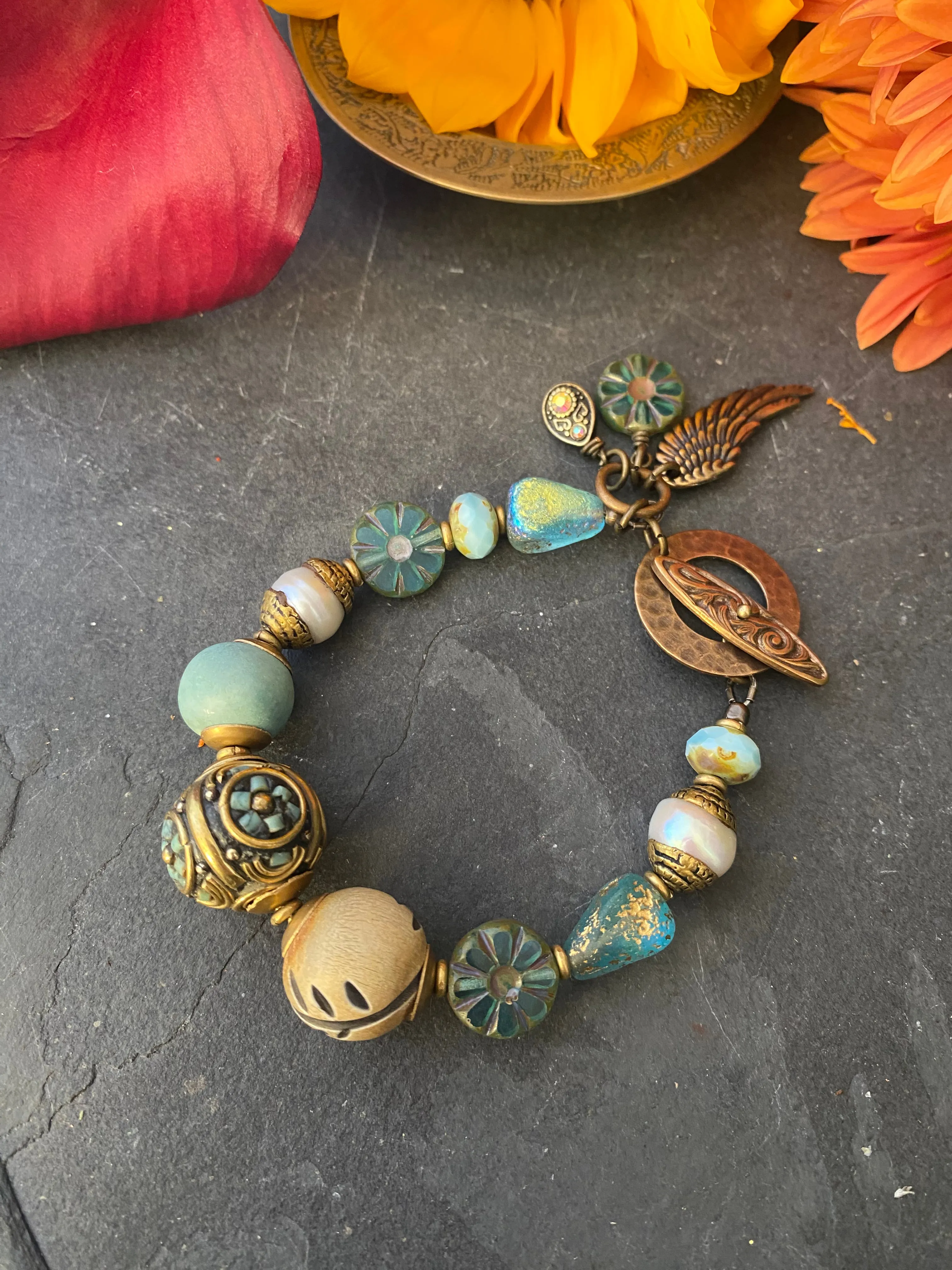 Nepal flower bead, pearl, Czech glass, ceramic bead, bronze metal, bracelet