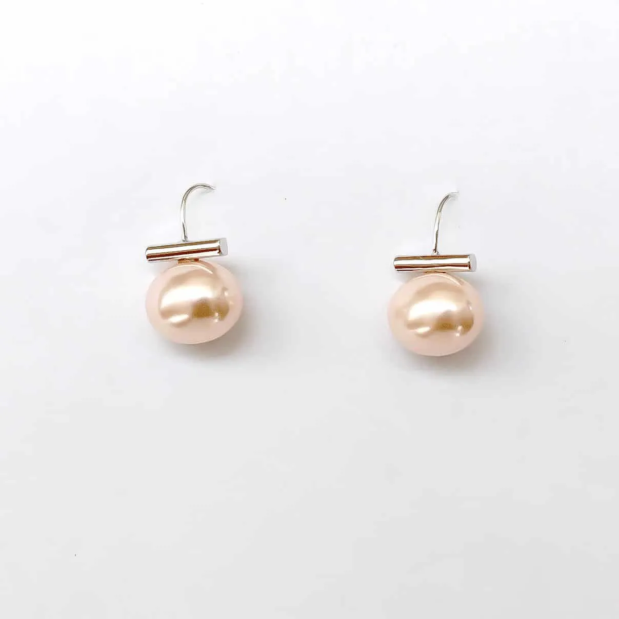 Ohelo Pearl Earrings