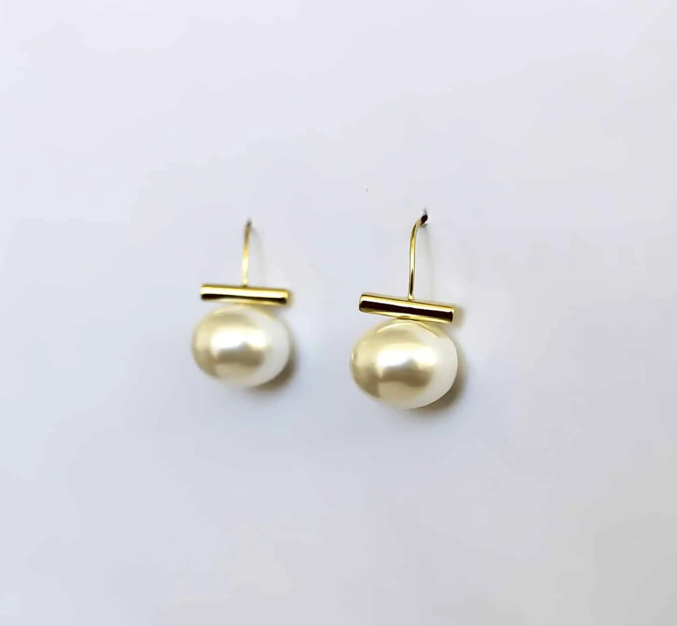 Ohelo Pearl Earrings