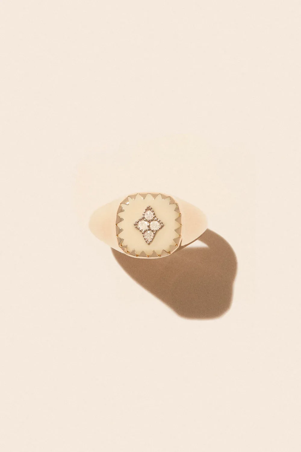 Pierrot Signet Ring in White