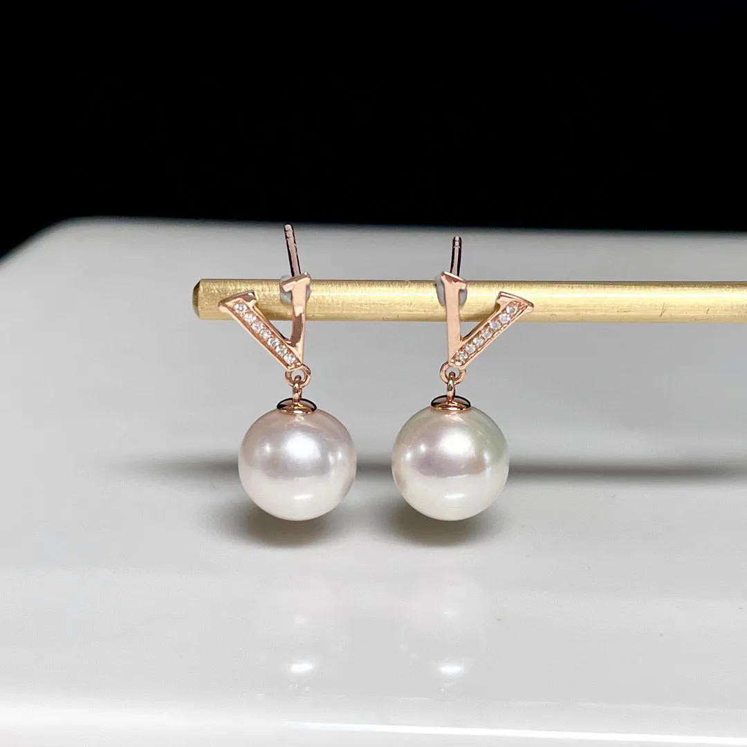 "V-shaped" Pearl Earrings