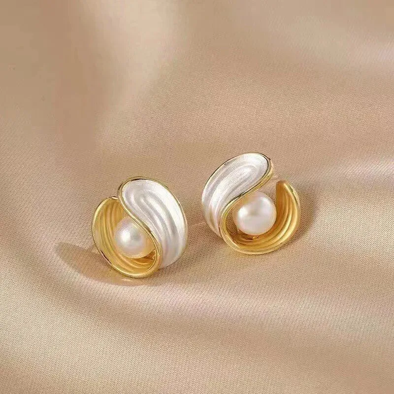 Shell Pearl Irregular Metal Circle Pendientes Fashion Elegant Earring