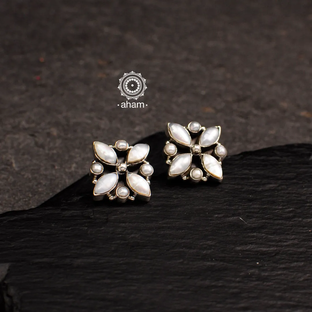 Summer Love Pearl Silver Studs