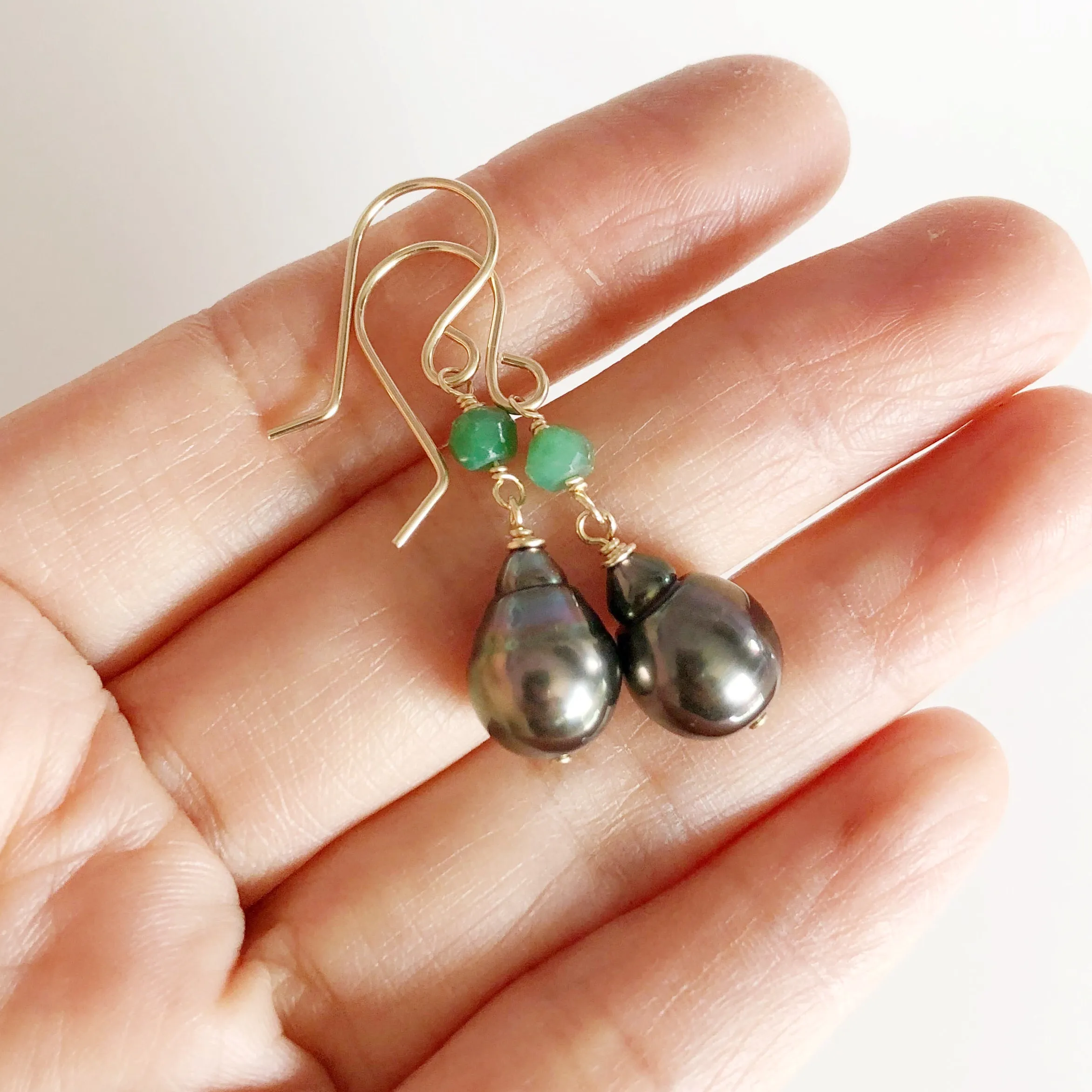 Tahitian pearl dangle - emerald (E490)