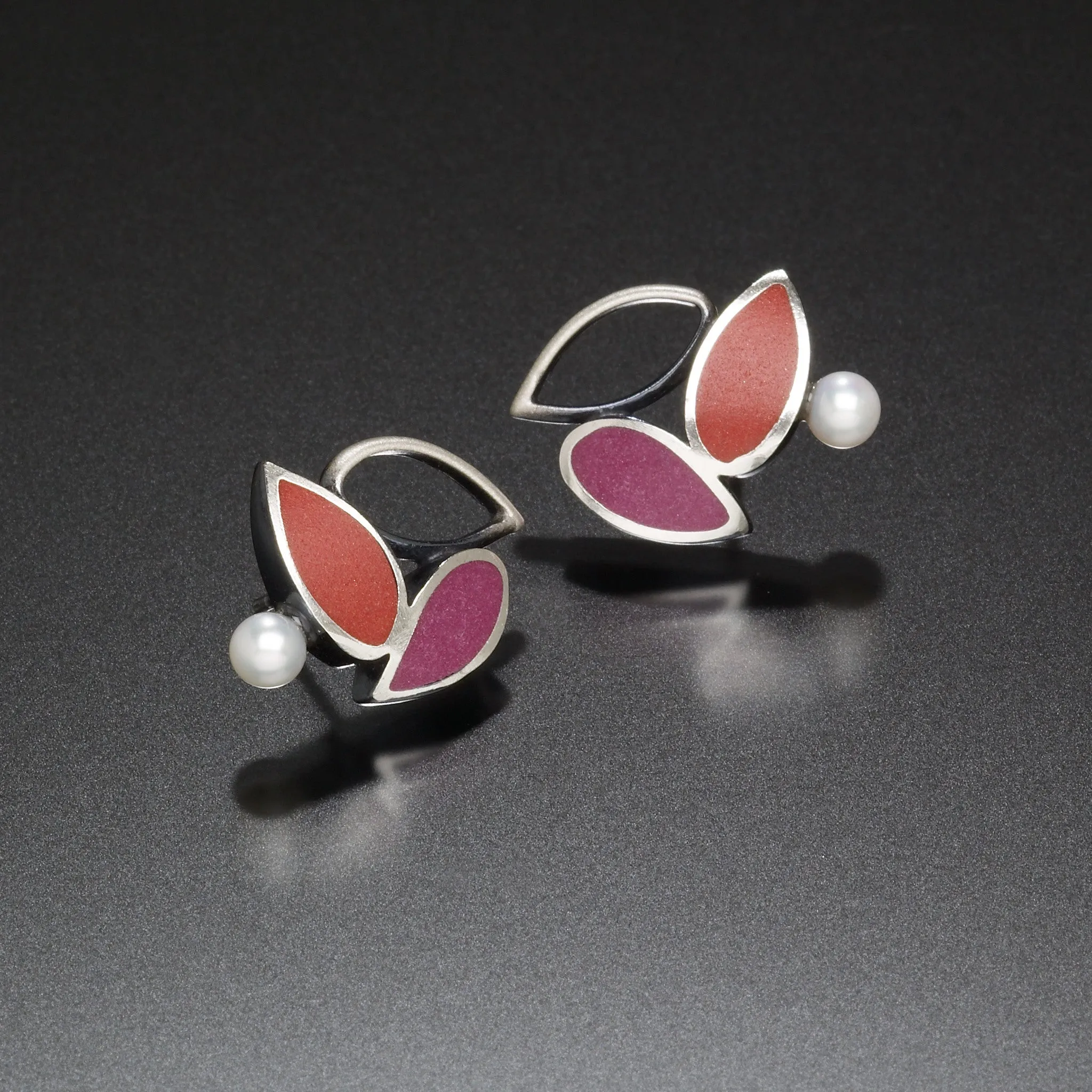 Three Leaf Earrings (red)